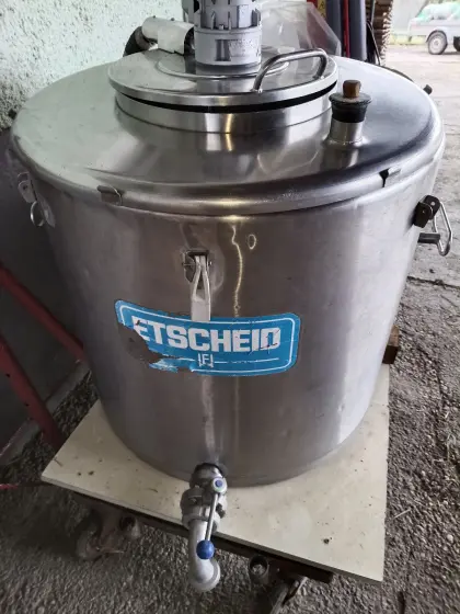Milchtank von Etscheid mit Kühlung 300 l