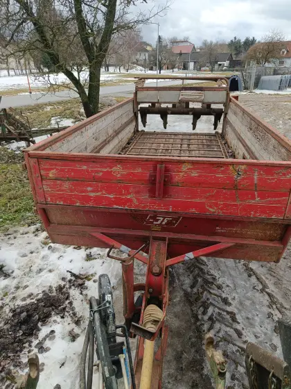 Miststreuer 4 t JF-AV40