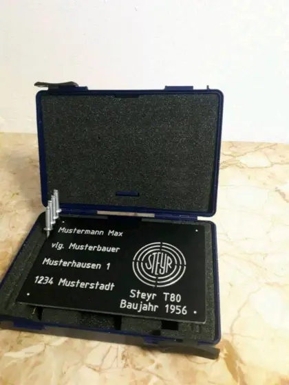 Gravierte Aluminium-Schilder für Oldtimer, Traktoren