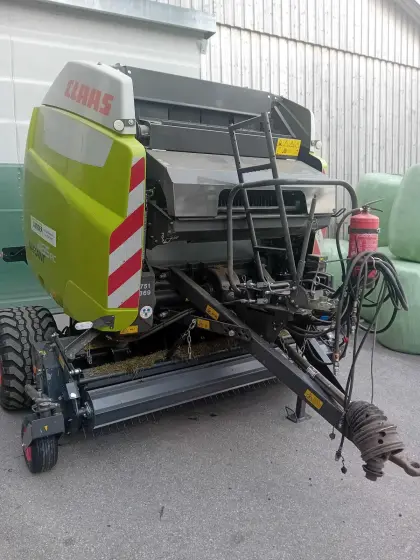 Rundballenpresse Claas Variant 465RC