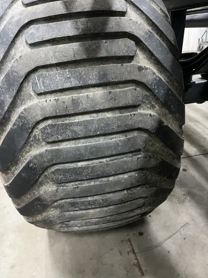 4 x 700/50R22,5 Reifen