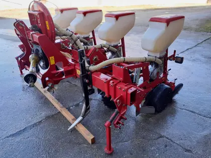 Gaspardo MT4 sejalnica za posamezna zrna za pridelavo na gredah (Turiel)