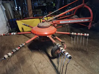 Pöttinger Schwadkreisel 272