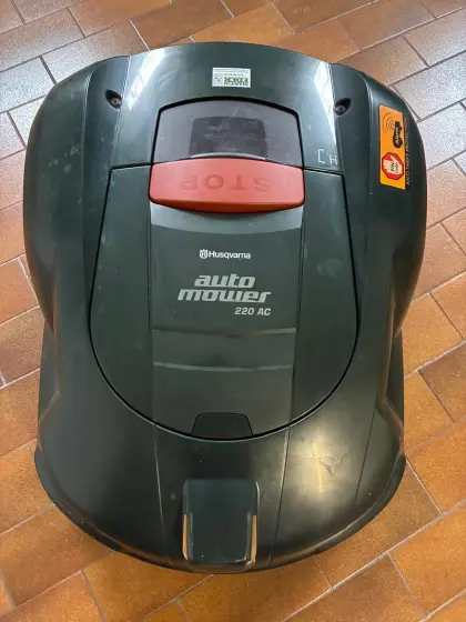 Rasenmähroboter Husqvarna 220 AC