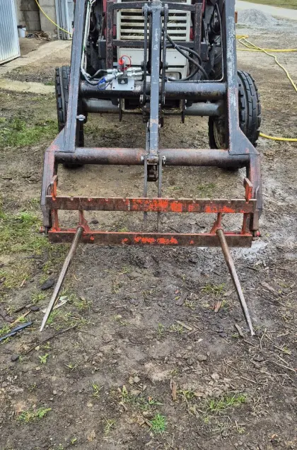 Hauer Frontlader MH 80 Mittelzylinder