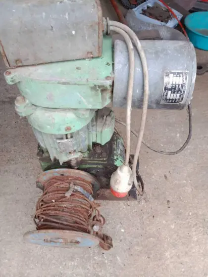 Getriebe-Seilwinde mit Bremse