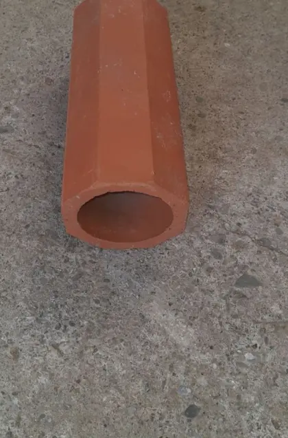 Rohre Ziegel aus Ton, Weinlager, Deko-Steine