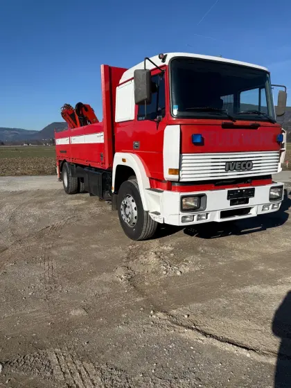 Iveco 190/32 mit Palfinger PK105B Kran