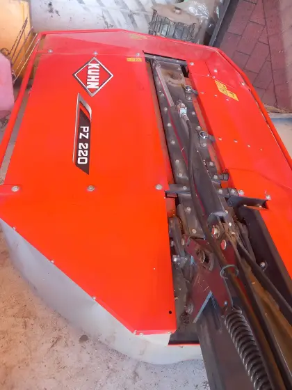 Kuhn Trommelmähwerk TR 220 und diverse Selbstfangfressgitter