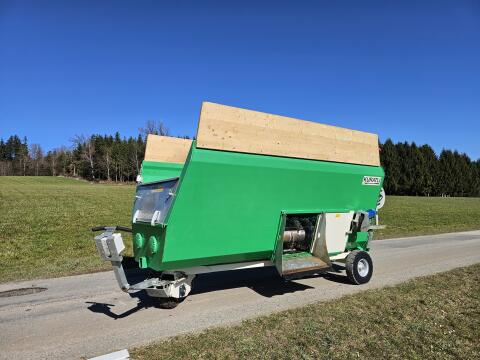 Kuratli Futtermischwagen 7,5 m³, el. Antrieb, selbstfahrend