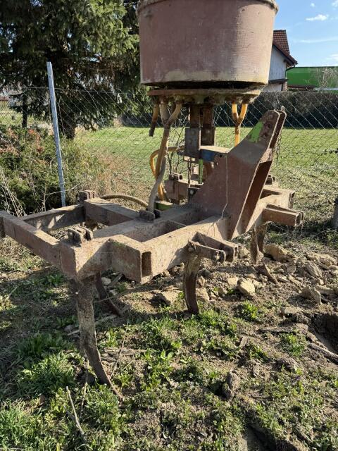 Tiefenlockerer + Saatgutausbringung