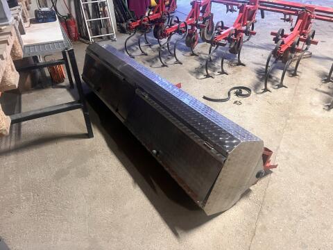 Düngerbehälter für Hackgerät