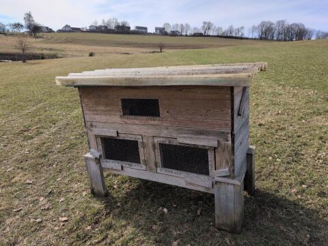 Hasenstall mit zwei Etagen