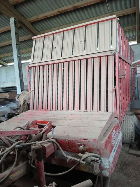 Ladewagen Pöttinger Siloprofi 2