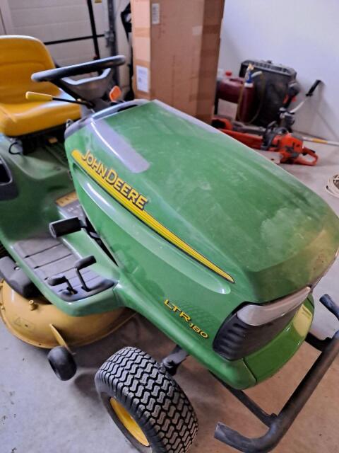 John Deere LTR 180 Rasentraktor