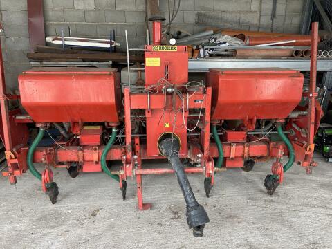 Becker Maissämaschine