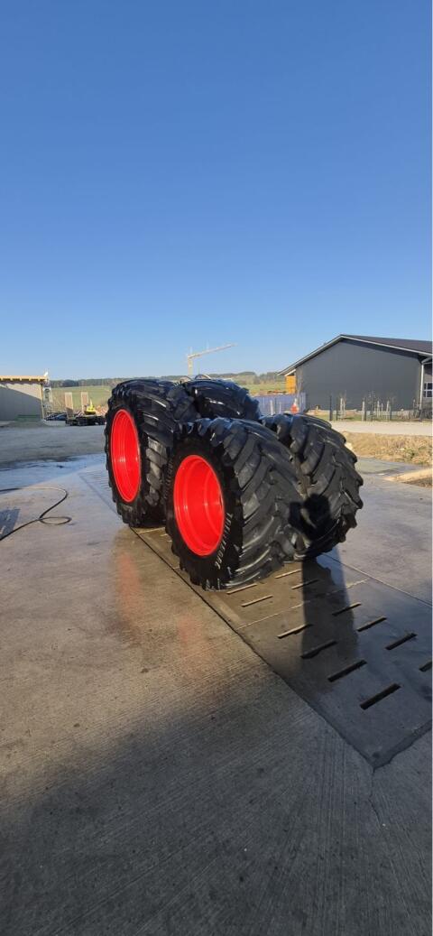 710/60 R42, 600/60 R30 Kompletträder