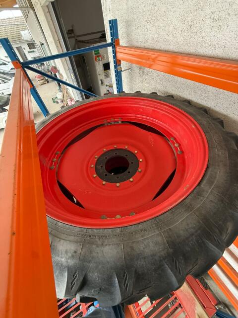 Felgen Set (mit Reifen HINTEN) - 2m Spur - für Fendt 308