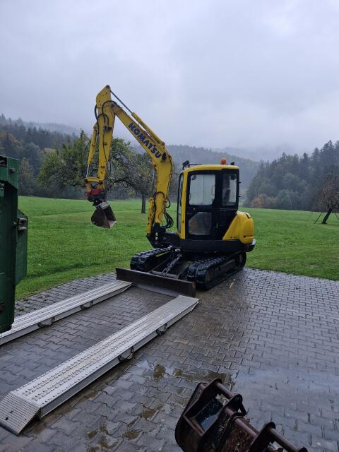 Komatsu PC 48