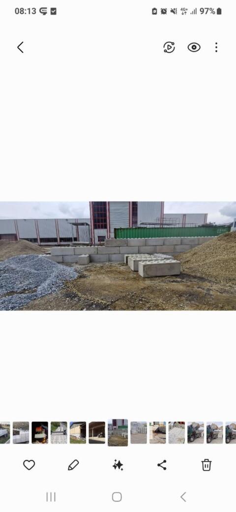 Betonnoppensteine, Betonbausteine bzw. Betonblöcke