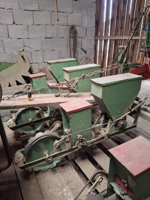 Feldherr Einzelkornsämaschine