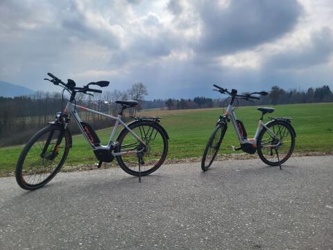 2x E-Bike KTM Damen- und Herrenrad