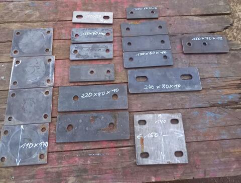 Verschiedene Metall Platten mit Löcher