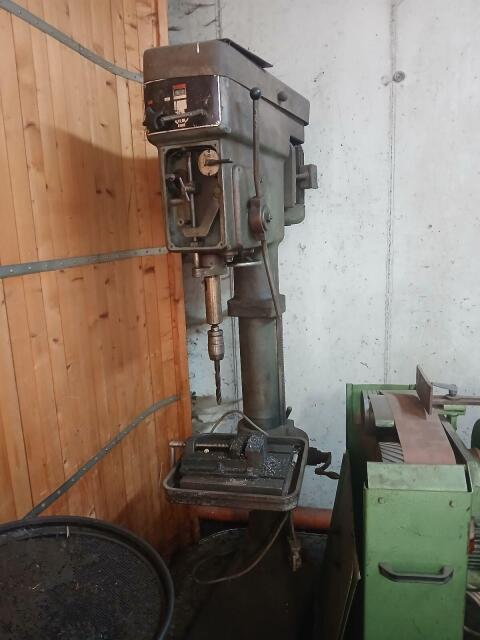 Säulenbohrmaschine