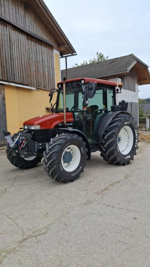 New Holland TN75D