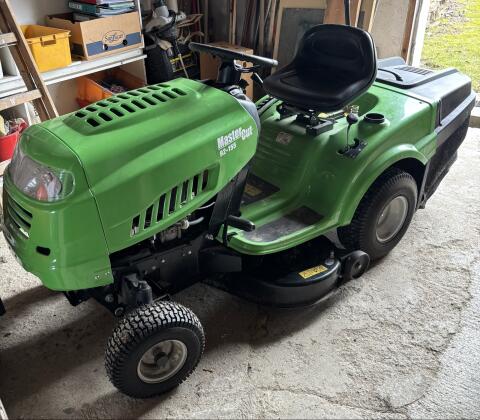 Rasenmähertraktor Mastercut 92-155
