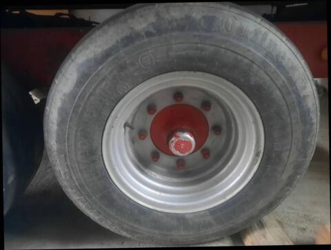 Kipperreifen 355/60R18 mit Felge