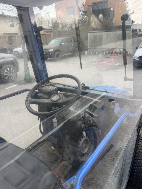 Iseki TU 320