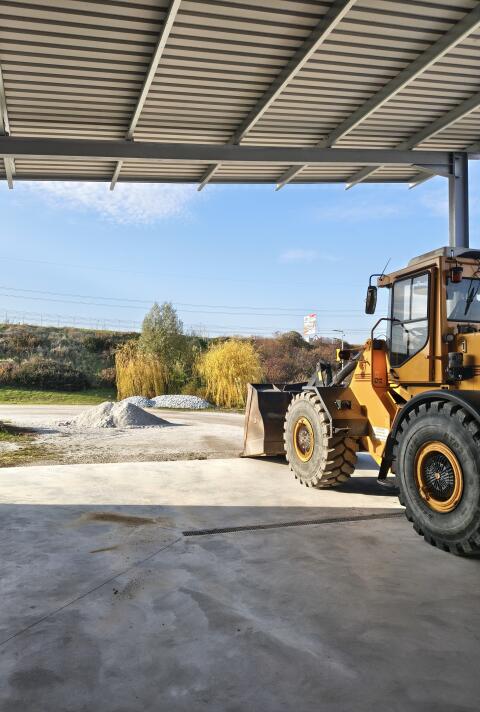 Mitarbeiter (m/w/d) für Sattelkipper und Gartenbau gesucht