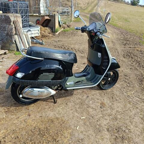 Vespa 300 GTS Super
