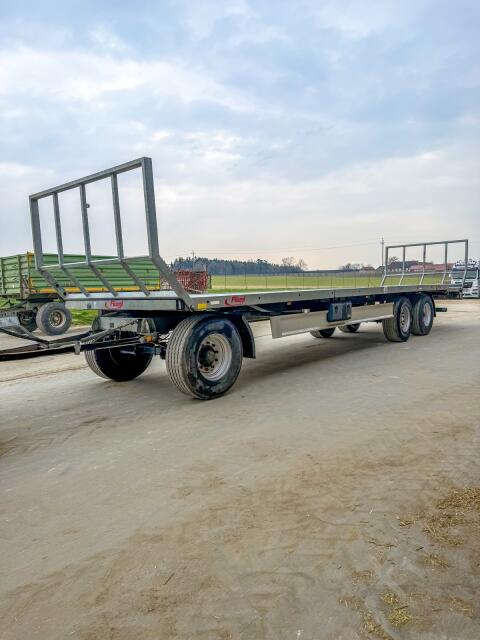 Fliegl DPW 240 Ballenwagen