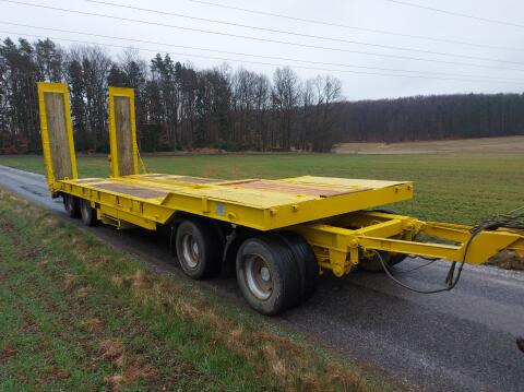 Schwarzmüller Tieflader 9 m