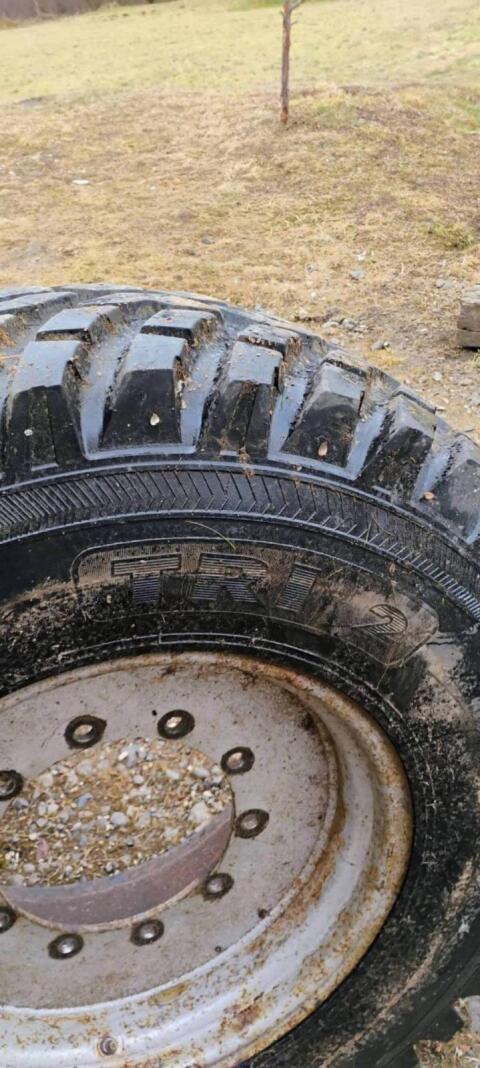 Kommunalräder NOKIAN TRI 2 400/80 R24 Unimog