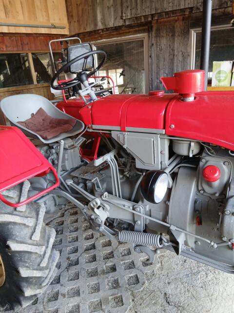 Traktor Steyr T84