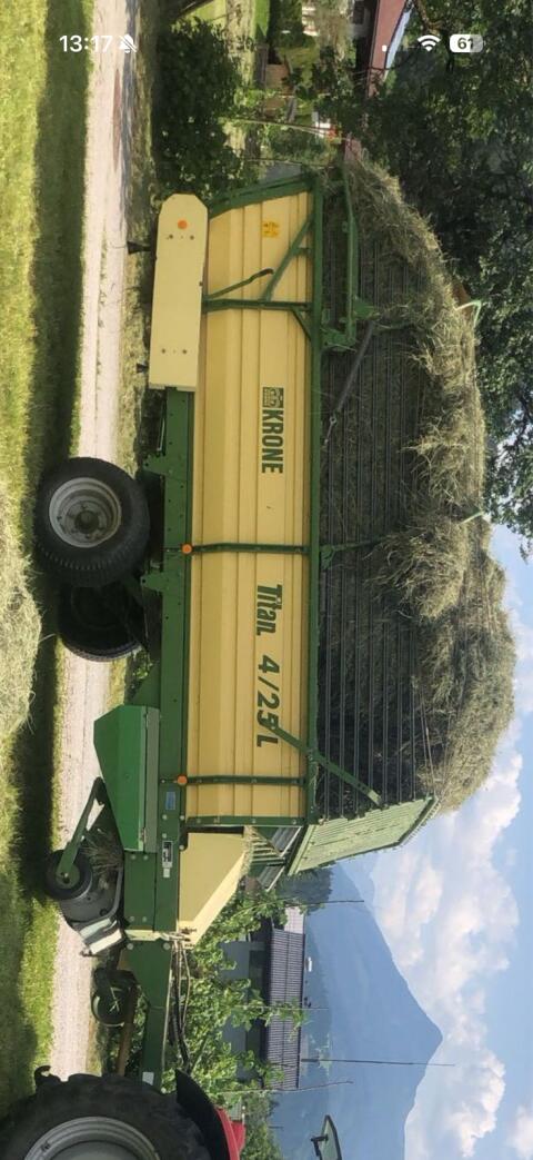 Krone Ladewgen Titan 4/25