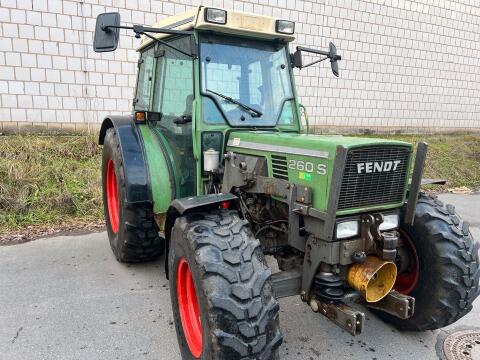 FENDT 260S Allrad erst 4800 Std
