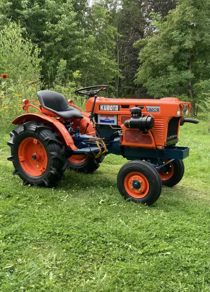 Kubota B7001