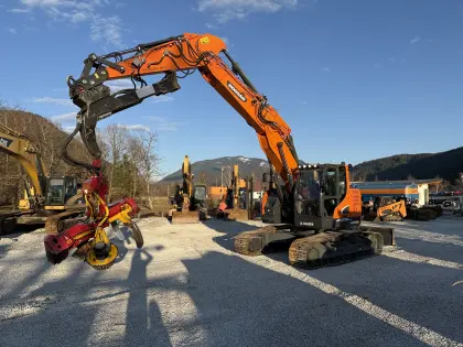 Kettenbagger Doosan DX235 mit Harvesterkopf Woody 60