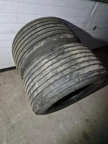 4 x 445/45R19,5 Anhänger Reifen