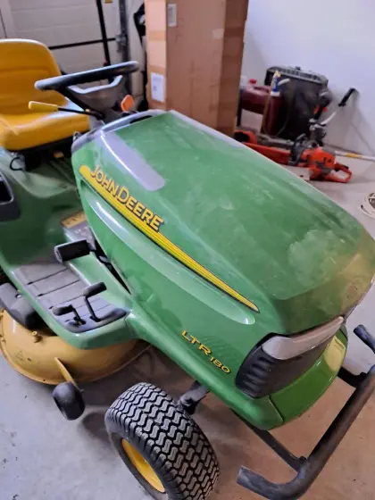 John Deere LTR 180 Rasentraktor