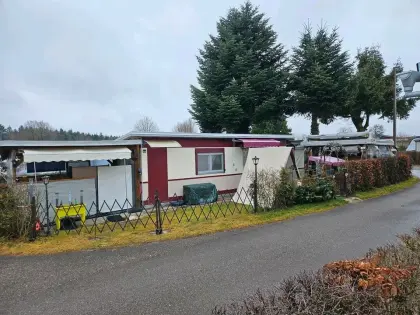 Mobilheim mit zwei Karport