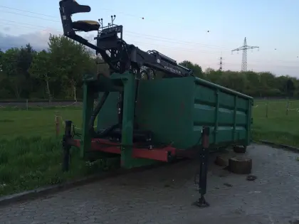 Krancontainer mit Forstkran Kronos 5000