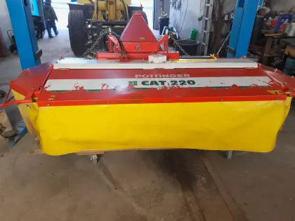 Pöttinger Frontmähwerk CAT 220 Alpin