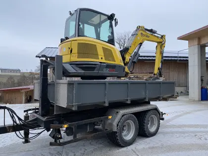 Hakenliftanhänger mit Palfinger Aufbau inkl. 4 Container