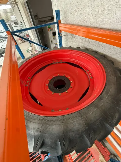 Felgen Set (mit Reifen HINTEN) - 2m Spur - für Fendt 308