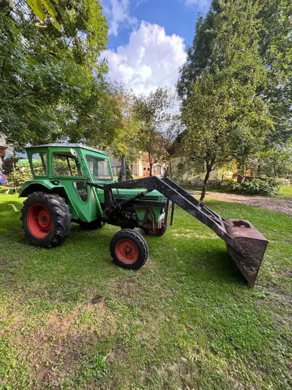Deutz Traktor mit Frontlader